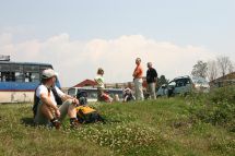 IMG_8065 Sonnenwiese des Flughafen.jpg